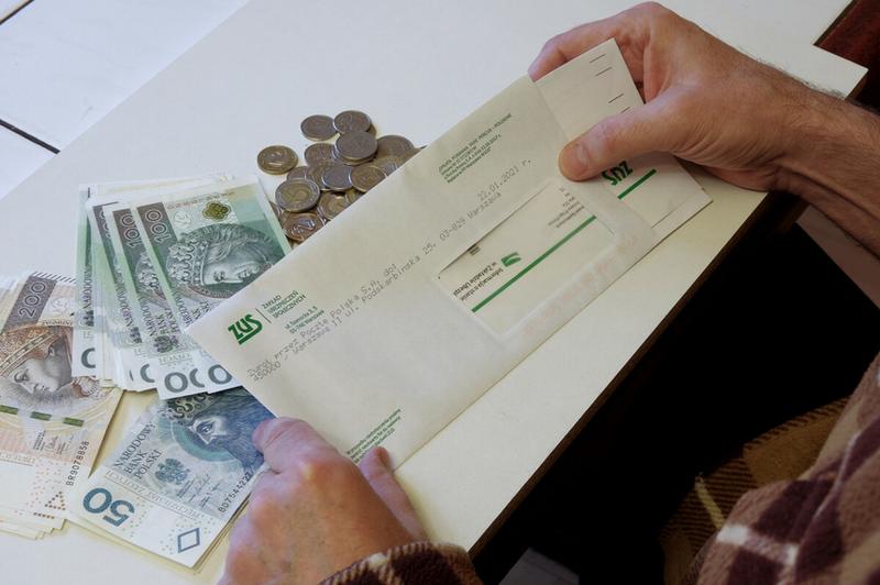 Wpływ weekendów i świąt na przelewy