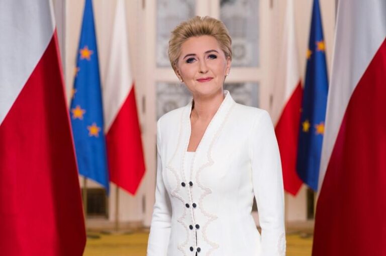 Ile zarabia prezydentowa i jakie ma przywileje finansowe?