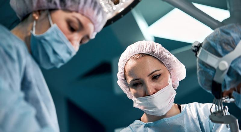 Jakie są wynagrodzenia opiekunów? Sprawdź, ile zarabia ten zawód!