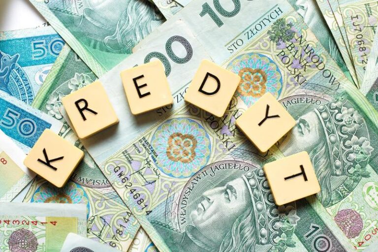 Kredyt na 20 tysięcy – jak obliczyć ratę i wybrać najlepszą ofertę?