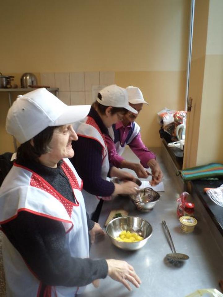 Zarobki pomocy kuchennej 2026