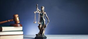 Jak długo powinna liczyć się praca magisterska z zakresu prawa?