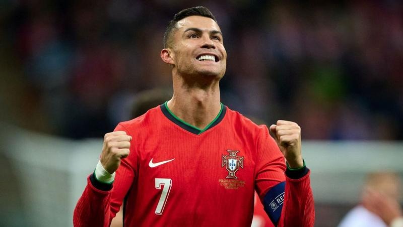 Ile zarabia Ronaldo na tydzień? Zaskakujące fakty o jego dochodach