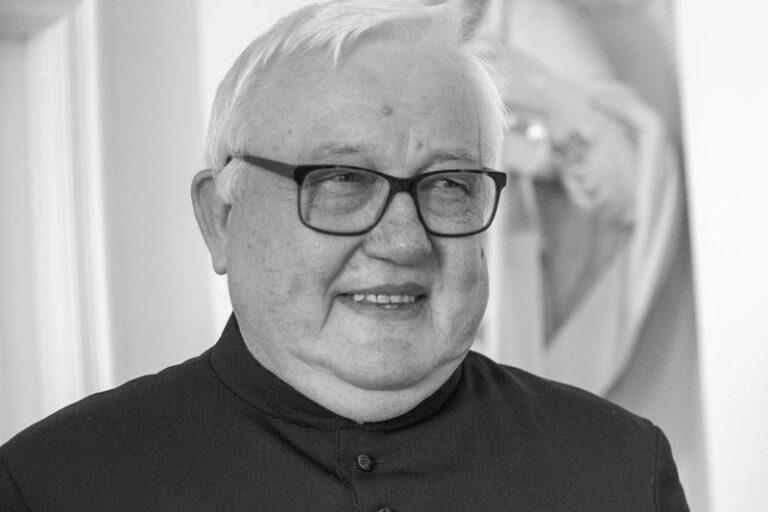 Ile naprawdę zarabia proboszcz w Warszawie? Zaskakujące fakty i dane