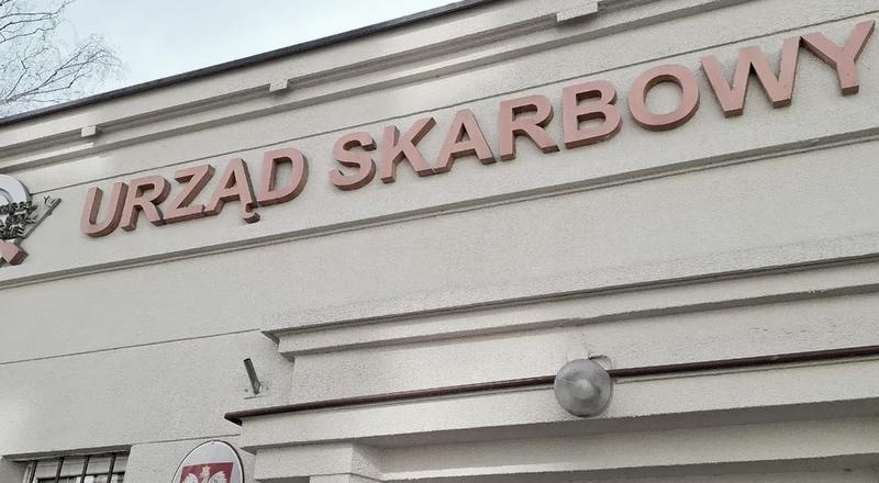 Wynagrodzenia pracowników skarbówki